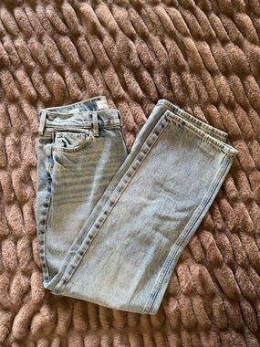 PacSun Women's Straight-Leg Jeans in Faded Light Blue